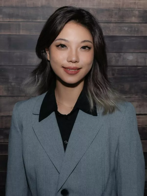 Portrait of Jiayi Li 